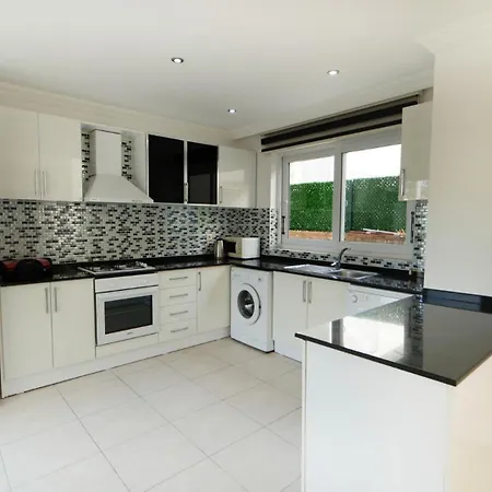 Villa Valley 6, 4 Bedroom, Private Arge Pool, Near Aquapark