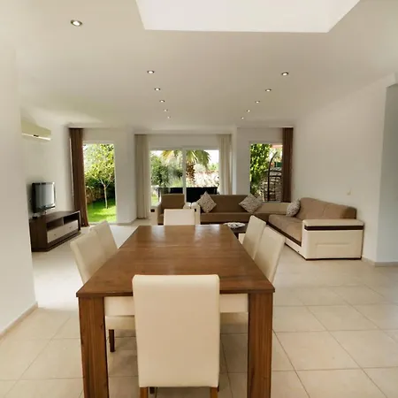 Valley 6, 4 Bedroom, Private Arge Pool, Near Aquapark